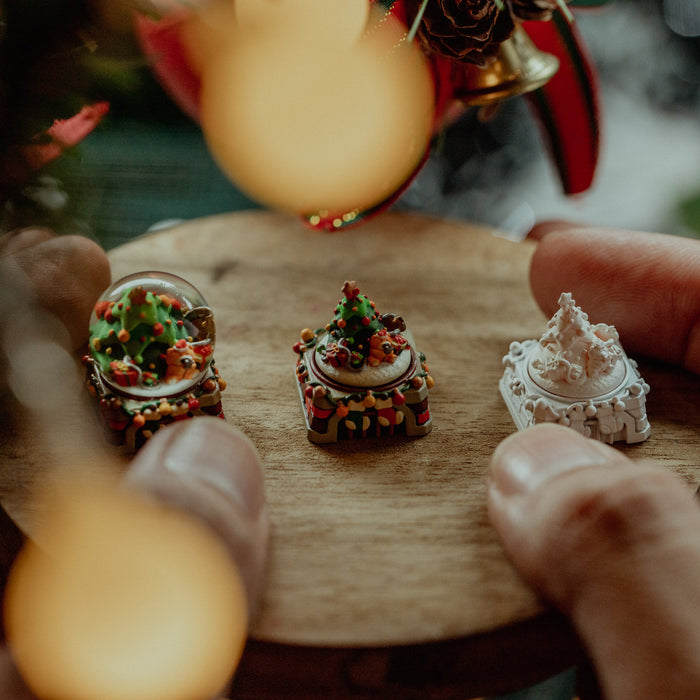 Dwarf Factory ArtiSANTA Christmas Artisan Keycaps